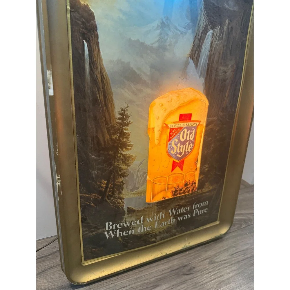 Vintage 1985 G. Heileman's Old Style Beer Lighted Waterfall Sign